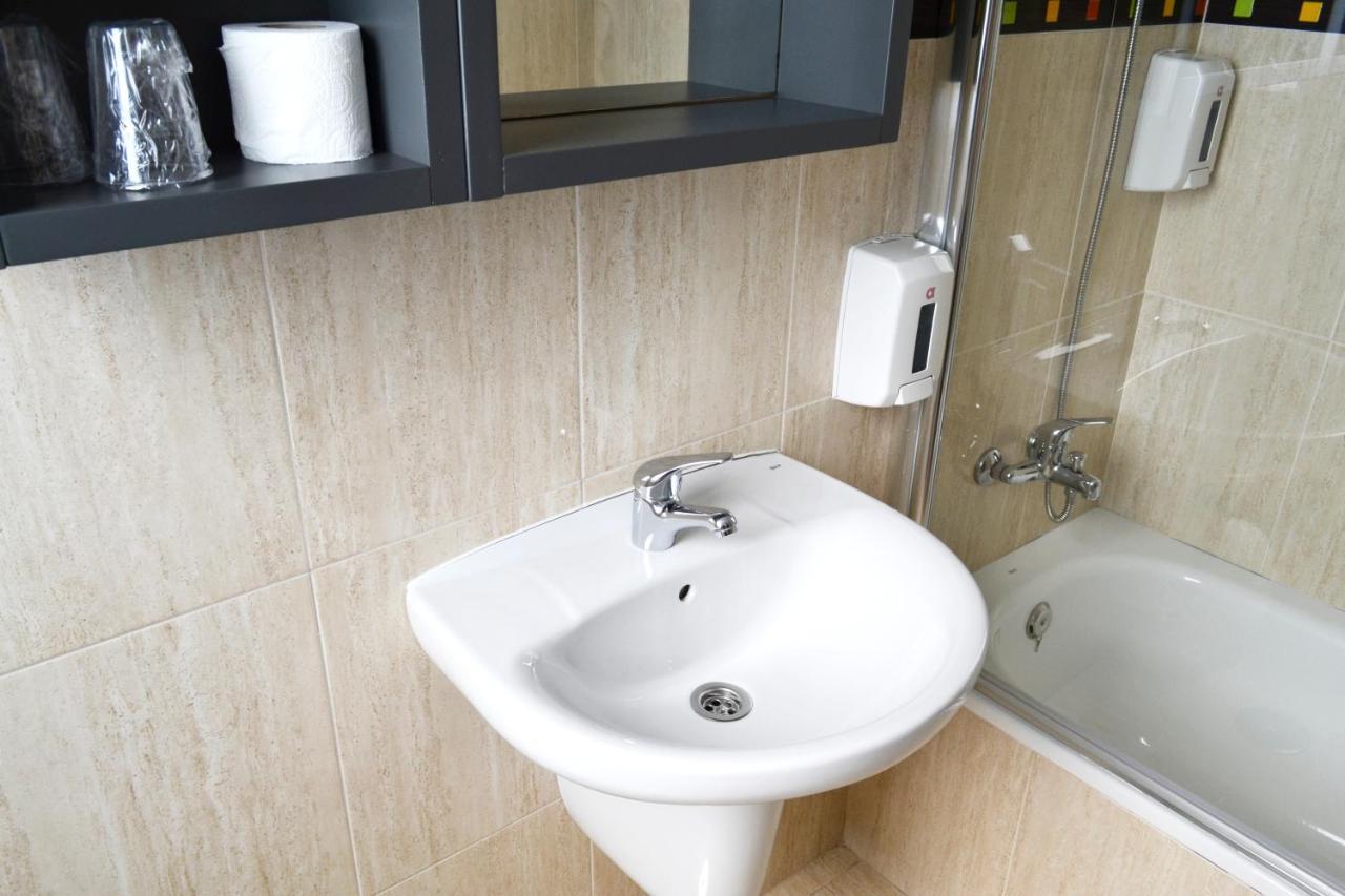 Hotel Alda Estacion Vigo Ngoại thất bức ảnh